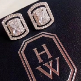 2020 Harry Winston 18K Platinum Diamond Earrings 